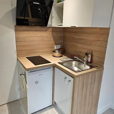 Neuf, Equipe Apartment
